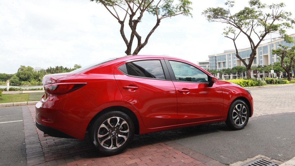 Đánh giá Mazda 2 sedan 
