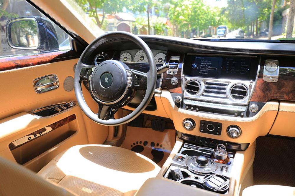 2011 RollsRoyce Phantom Interior Photos  CarBuzz