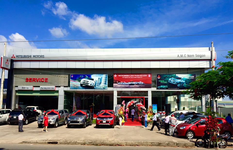 Khuôn viên bên ngoài của Mitsubishi AMC Quận 7 