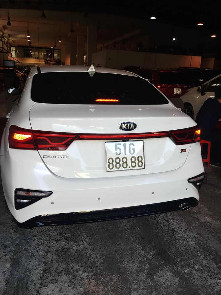 Chủ xe Kia Cerato 2019 “lên đời” nhờ bốc được biển ngũ quý 8 a4