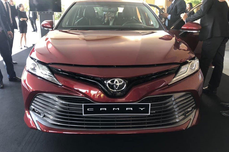 Cận cảnh mẫu Toyota Camry 2019 thế hệ mới sắp mở bán tại Việt Nam a1