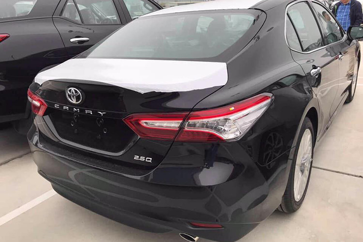 Cận cảnh mẫu Toyota Camry 2019 thế hệ mới sắp mở bán tại Việt Nam a18