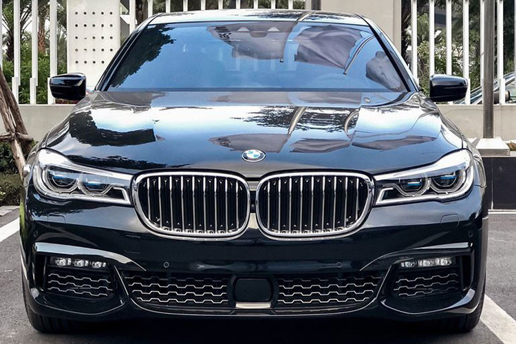 Khám phá chiếc "Boeing mặt đất" BMW 750Li trị giá hơn 10 tỷ tại Việt Nam a1