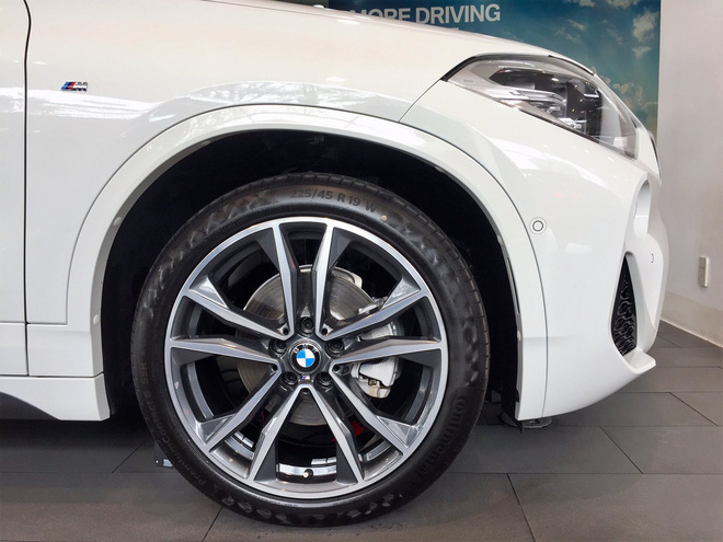 BMW X2 sDrive18i giá dưới 2 tỷ - Phiên bản mới bổ sung cho thị trường Việt a2
