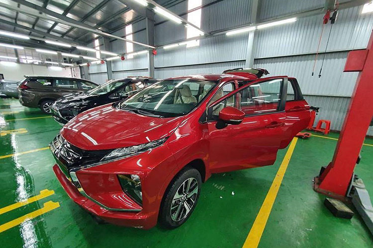 Mitsubishi Xpander tăng cường phiên bản màu đỏ cho thị trường Việt a7