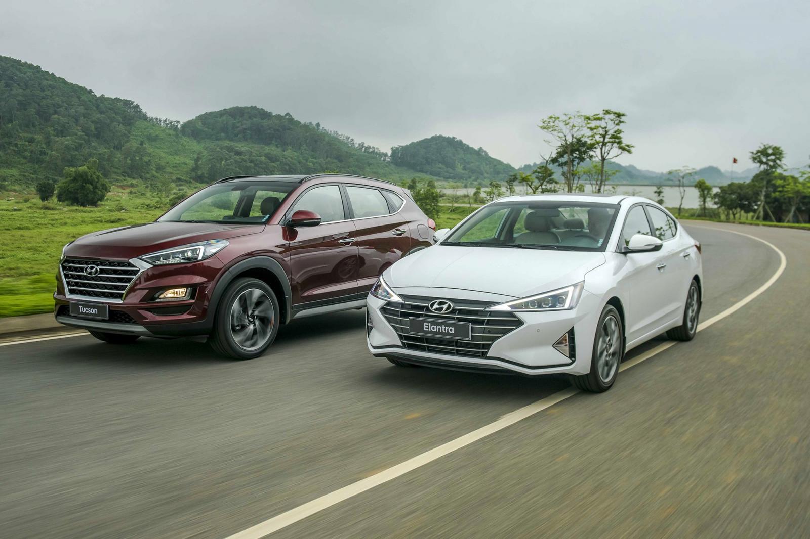 Hyundai vượt Trường Hải, bám đuổi sát nút Toyota trong cuộc chiến xe ô tô con 1