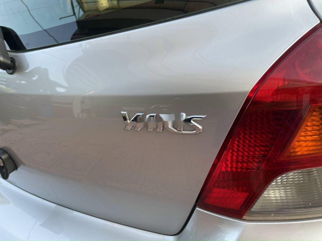 Bán Toyota Yaris đời 2011, màu bạc, nhập khẩu  