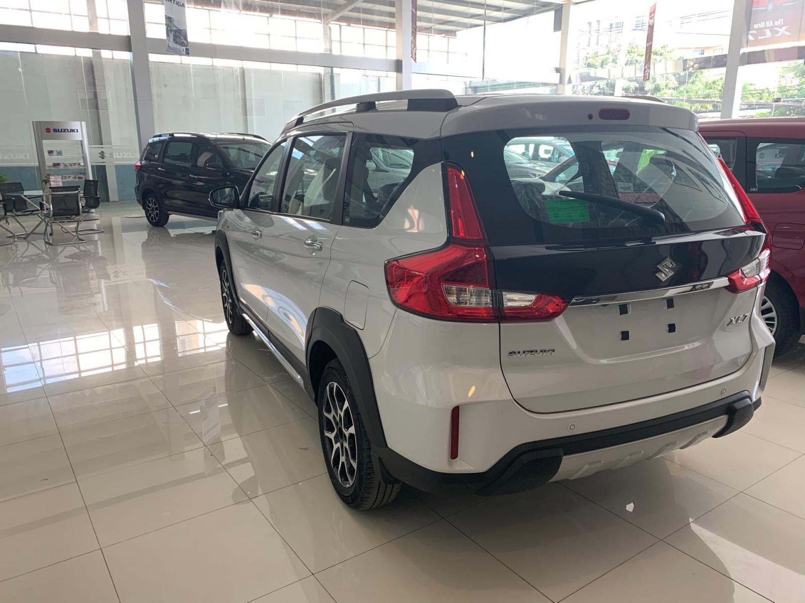 Suzuki XL7 mới 2022, trả góp lãi suất thấp.