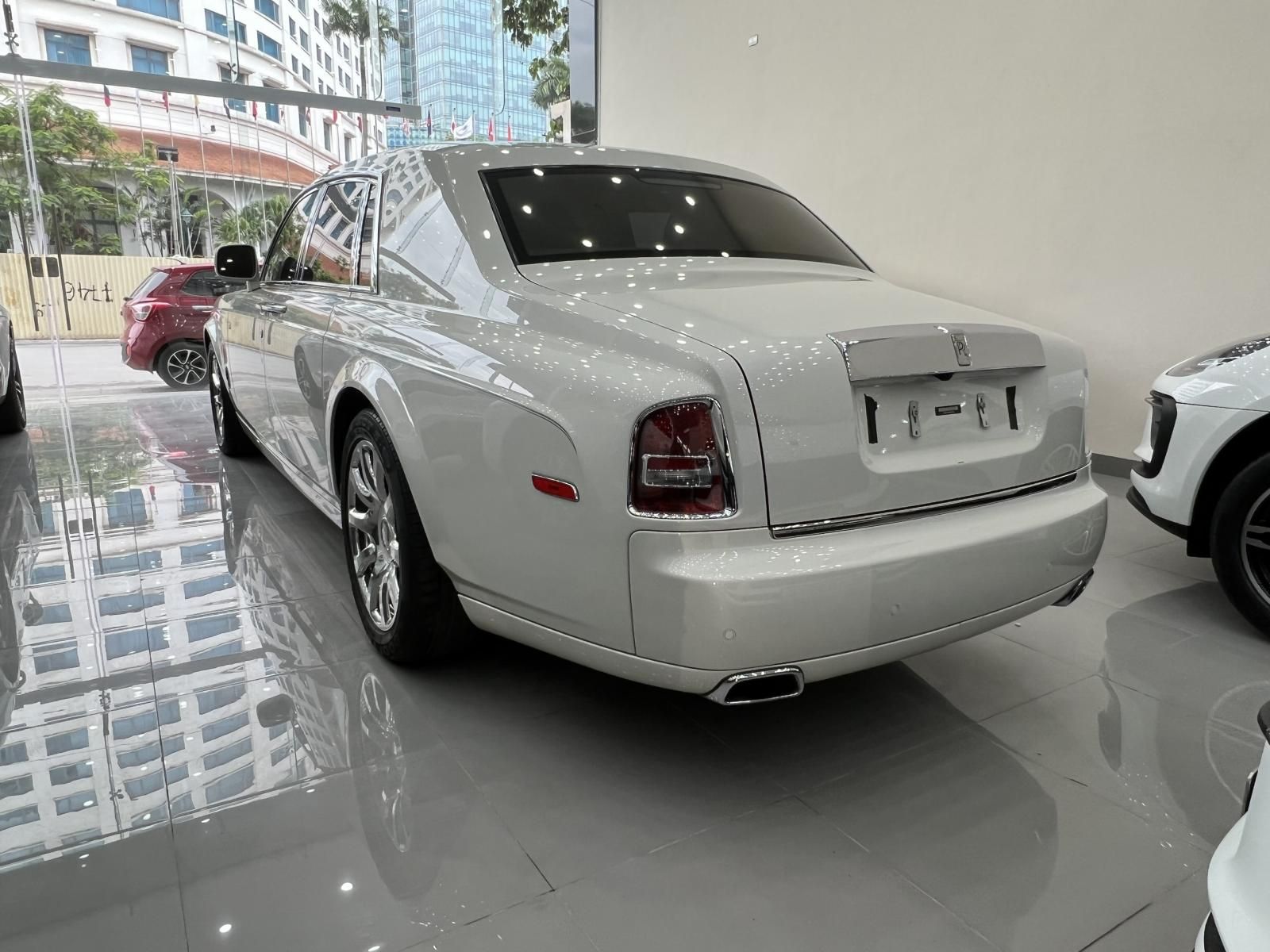 Bán xe ô tô RollsRoyce Phantom 2015 giá 28 tỷ 900 tr  2032681