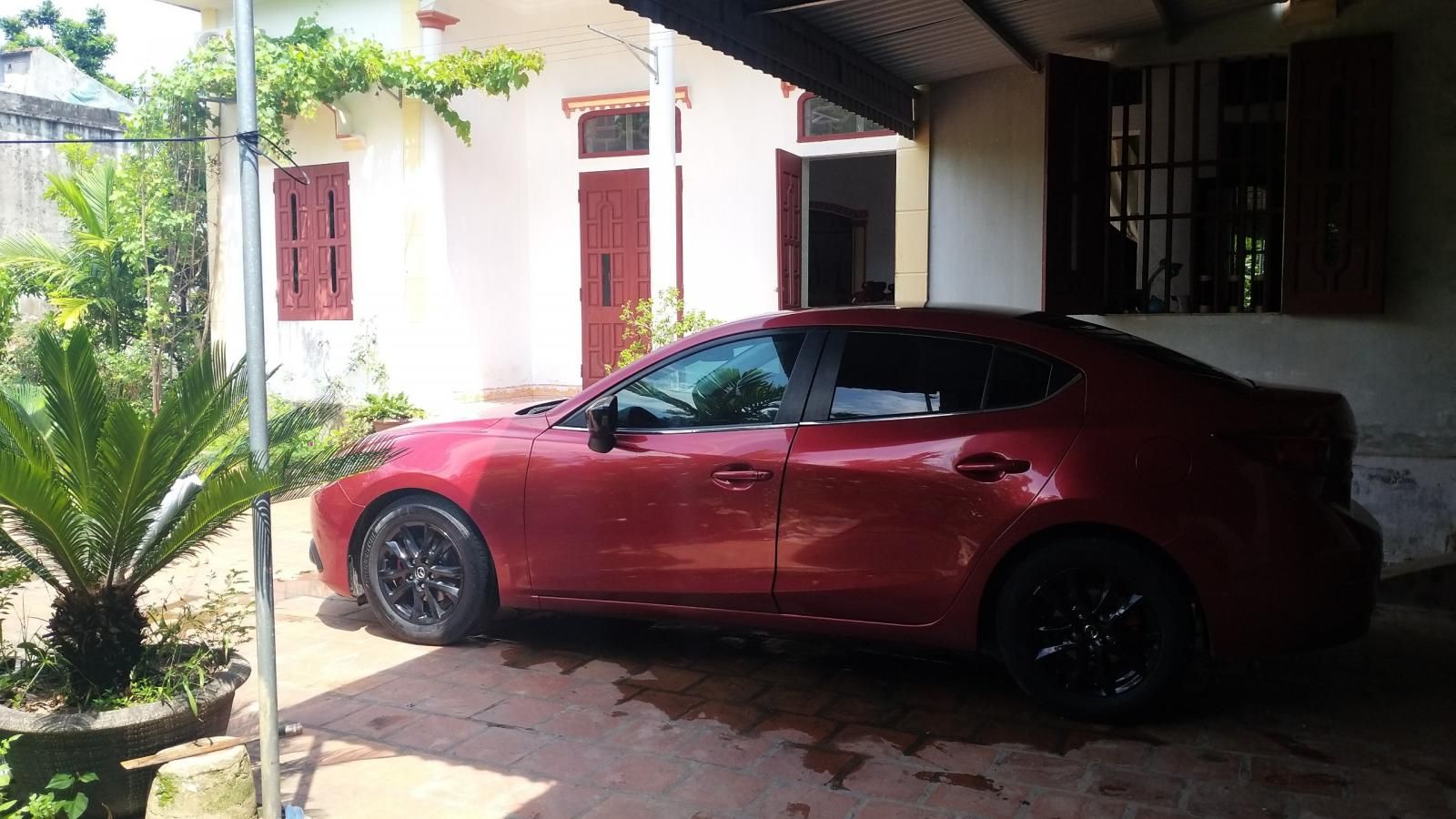 Mazda 3 2015 - Chính chủ bán, màu đỏ, mới 98%, ít đi