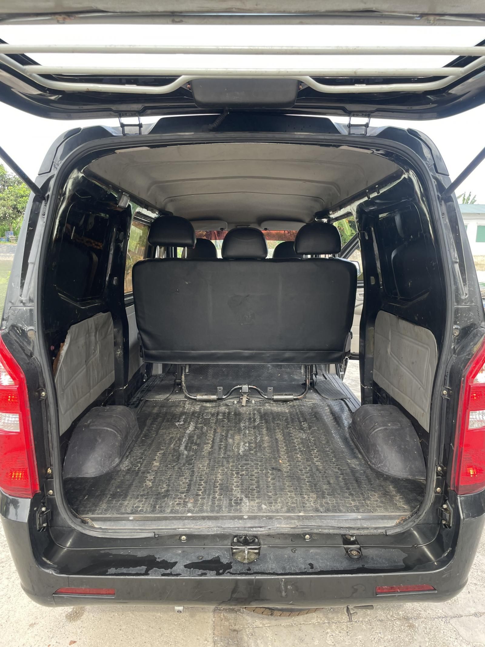 Toyota Van 2019 - Tải 2 người, dưới 1 tấn hàng