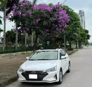 Hyundai Elantra 1.6 AT 2021 - Cần bán xe Hyundai Elantra 1.6 AT sản xuất 2021, màu trắng, xe chạy ít đi gia đình giá 530 triệu tại Hà Nội
