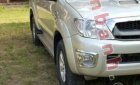 Toyota Hilux 3.0 2011 - Tôi bán Toyota Hilux 3.0 đời 2011, màu bạc, nhập khẩu, giá tốt