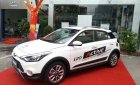 Hyundai i20 Active 2016 - Bán ô tô Hyundai i20 Active sản xuất 2016, màu trắng, xe nhập