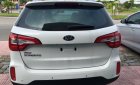 Kia Sorento GAT 2017 - Cần bán xe Kia Sorento GAT đời 2017, màu trắng, 200triệu