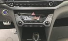 Hyundai Elantra   2017 - Cần bán xe Hyundai Elantra đời 2017, mới 100%