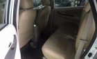 Toyota Innova E 2014 - Cần bán Toyota Innova E đời 2014, màu bạc số sàn, giá 670tr