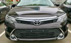 Toyota Camry 2.0E 2017 - Cần bán xe Toyota Camry 2.0E đời 2017, màu nâu