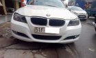 BMW 3 Series 320i 2011 - Bán xe BMW 3 Series 320i đời 2011, màu trắng số tự động