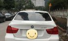 BMW 3 Series 320i 2011 - Bán gấp BMW 3 Series 320i đời 2011, màu trắng