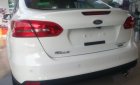 Ford Focus Titanium 1.5L  2018 - Bán nhanh xe Ford Focus Titanium 1.5L Sedan trắng 2018, tặng BH và phụ kiện đi kèm
