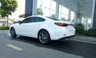 Mazda 6 2.0 Premium 2018 - Cần bán xe Mazda 6 2.0 Pre, màu trắng, 899 triệu, có xe giao ngay, hỗ trợ vay 80%. Lh 0931886936 gặp Thịnh