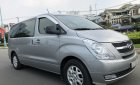 Hyundai Starex 2015 - Bán Starex cuối 2015 nhập mới, máy dầu, 9 chỗ, số sàn, màu bạc, nhà mua mới trùm mền