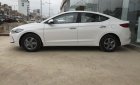 Hyundai Elantra 1.6 MT 2018 - Cần bán Hyundai Elantra 1.6 MT đời 2018, màu trắng, giá bán thương lượng