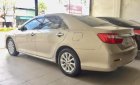 Toyota Camry 2.0E 2014 - Cần bán gấp Toyota Camry 2.0E sản xuất năm 2014