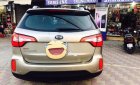 Kia Sorento 2015 - Cần bán lại xe Kia Sorento đời 2015, màu vàng