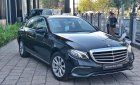 Mercedes-Benz E class E200 2017 - Bán xe Mercedes E200 đen 2017. Chỉ 600 triệu nhận xe với gói vay ưu đãi