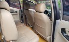 Toyota Innova E 2013 - Cần bán Toyota Innova E sản xuất 2013, màu bạc xe gia đình chính chủ