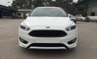 Ford Focus 5D Spor 2018 - Giao ngay Ford Focus 5D Sport cao cấp đời 2018 màu trắng, hỗ trợ giảm giá khuyến mại phụ kiện lớn