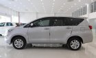 Toyota Innova G 2017 - Cần bán gấp Toyota Innova G sản xuất năm 2017, màu bạc số tự động, giá tốt