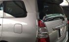 Toyota Innova  E  2013 - Cần bán lại xe Toyota Innova E năm 2013, màu bạc còn mới, 520tr