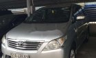 Toyota Innova  E  2013 - Cần bán lại xe Toyota Innova E năm 2013, màu bạc còn mới, 520tr