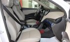 Hyundai Santa Fe 2018 - Bán Hyundai Santafe full dầu trắng, giao ngay