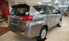 Toyota Innova 2.0 E 2018 - Bán Toyota Innova 2.0 E năm sản xuất 2018, màu xám 