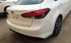 Kia Cerato 1.6 MT Base 2018 - Bán xe Kia Cerato 1.6 MT Base đời 2018, màu trắng