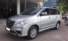 Toyota Innova 2.0E 2014 - Bán ô tô Toyota Innova 2.0E đời 2014, màu bạc số sàn, 570 triệu