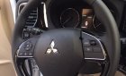Mitsubishi Outlander 2.0 CVT 2018 - Bán xe Mitsubishi Outlander 2.0 CVT 2018, màu trắng