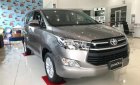 Toyota Innova 2.0E 2018 - Bán ô tô Toyota Innova 2.0E sản xuất năm 2018, màu xám