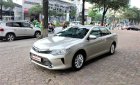 Toyota Camry 2.0E 2016 - Cần bán xe Toyota Camry 2.0E đời 2016, màu ghi vàng