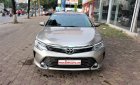 Toyota Camry 2.0E 2016 - Cần bán xe Toyota Camry 2.0E đời 2016, màu ghi vàng