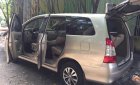 Toyota Innova E 2016 - Bán Toyota Innova E đời 2016, màu vàng, số sàn