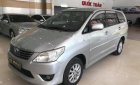 Toyota Innova 2.0E 2013 - Cần bán xe Toyota Innova 2.0E sản xuất năm 2013, màu bạc 