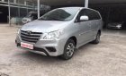 Toyota Innova 2.0E 2015 - Bán Toyota Innova 2.0E năm sản xuất 2015, màu bạc