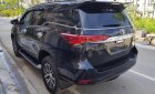 Toyota Fortuner V   2017 - Cần bán gấp Toyota Fortuner V năm 2017, màu đen, nhập khẩu 