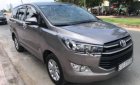 Toyota Innova 2.0E 2017 - Bán xe Toyota Innova 2.0E đời 2017, màu bạc