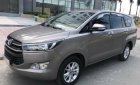 Toyota Innova 2.0E 2017 - Bán xe Toyota Innova 2.0E đời 2017, màu bạc